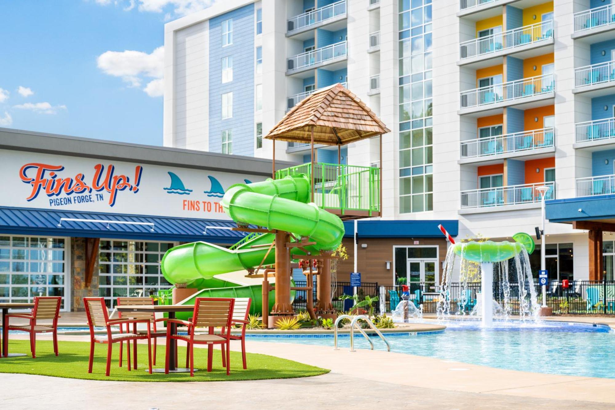 Compass By Margaritaville Hotel Pigeon Forge Exteriör bild